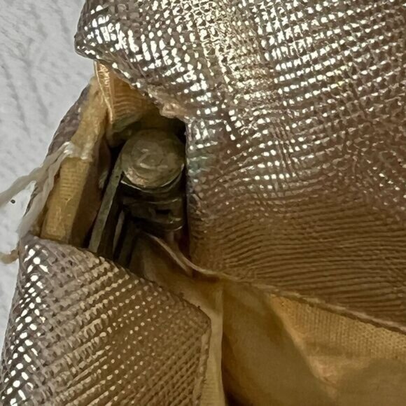 Vintage 60s 70s Shiny Silver Lewisette Clasp Clutch Wallet Coin Purse MOD Magnet - Picture 10 of 12